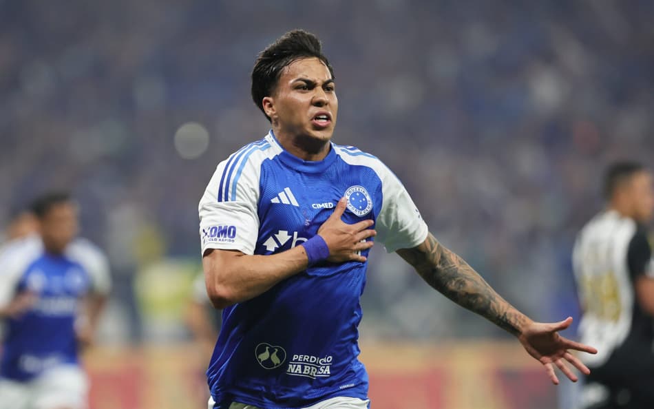 Kaio Jorge comemora seu gol no jogo do Cruzeiro contra o Atlético-MG pela Copa do Brasil