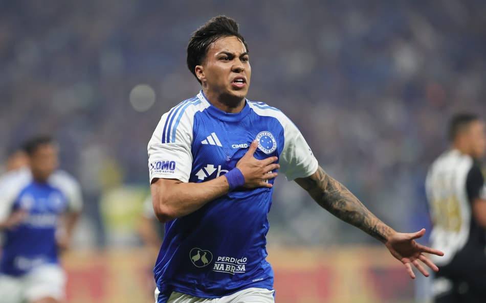 Kaio Jorge comemora seu gol no jogo do Cruzeiro contra o Atlético-MG pela Copa do Brasil