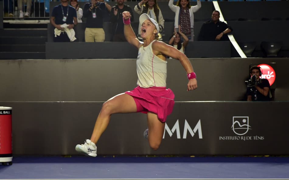 Laura Pigossi comemora vitória na primeira rodada do SP Open