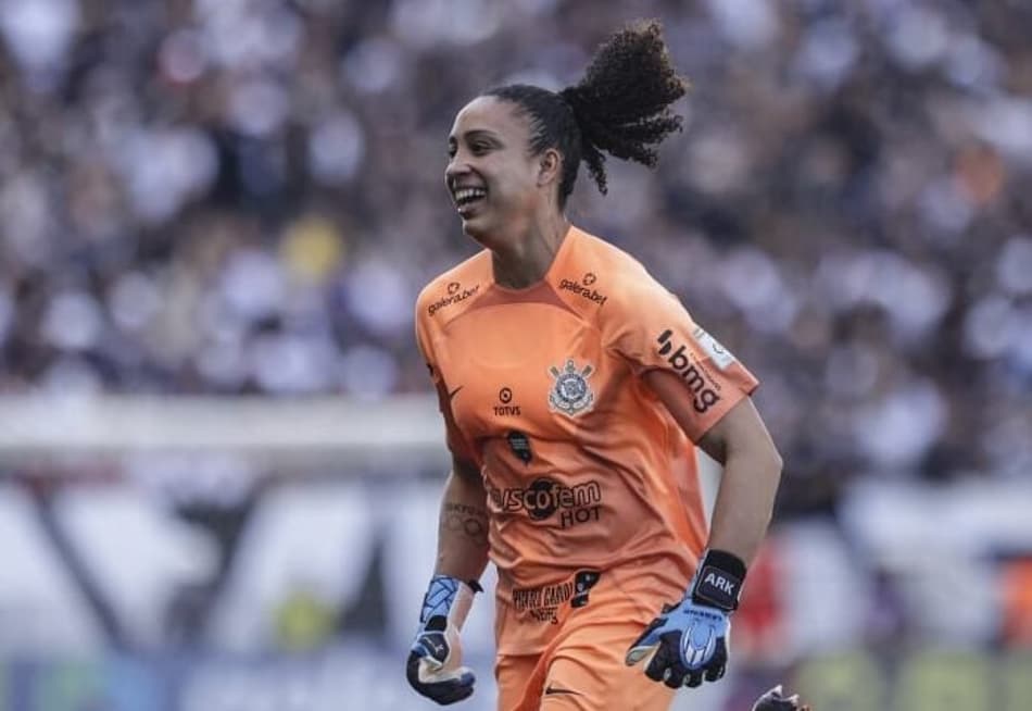 Lelê, do Corinthians, comemora vitória do Timão. (Staff Images/CBF)