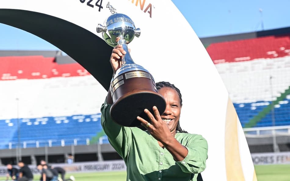 Formiga participou da entrega da taça da Libertadores Feminina de 2024 (Foto: Staff Images Woman/Conmebol)
