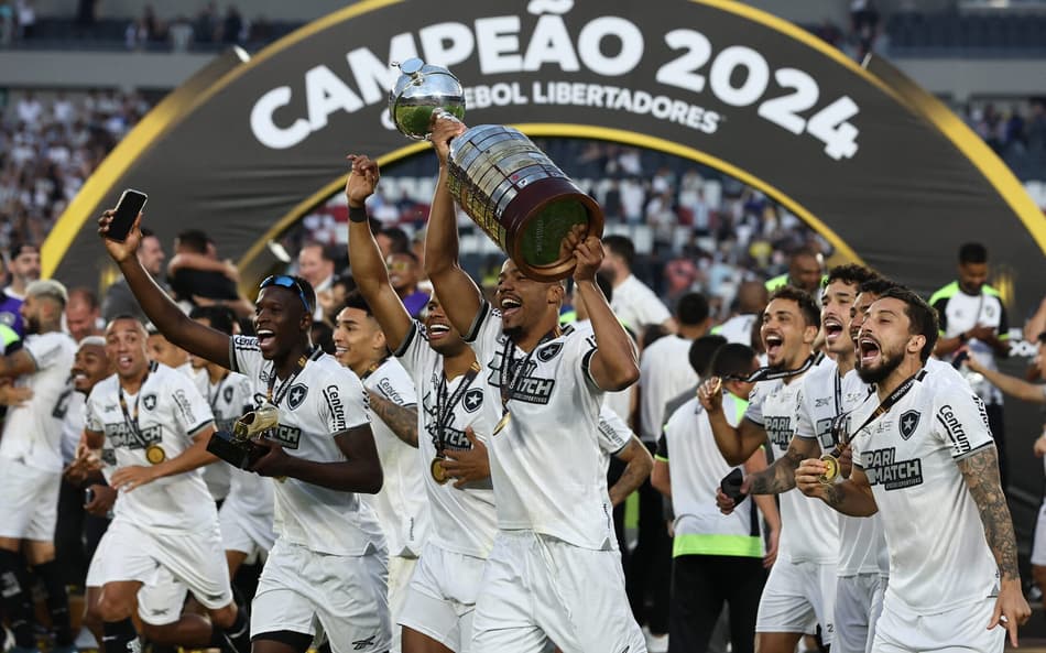Botafogo superou o Atlético-MG para vencer seu primeiro título da Libertadores (Foto: ALEJANDRO PAGNI / AFP)