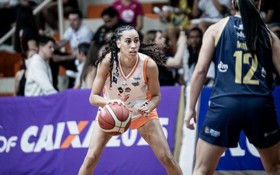 Revelação do basquete vive retomada de equipe após 12 anos