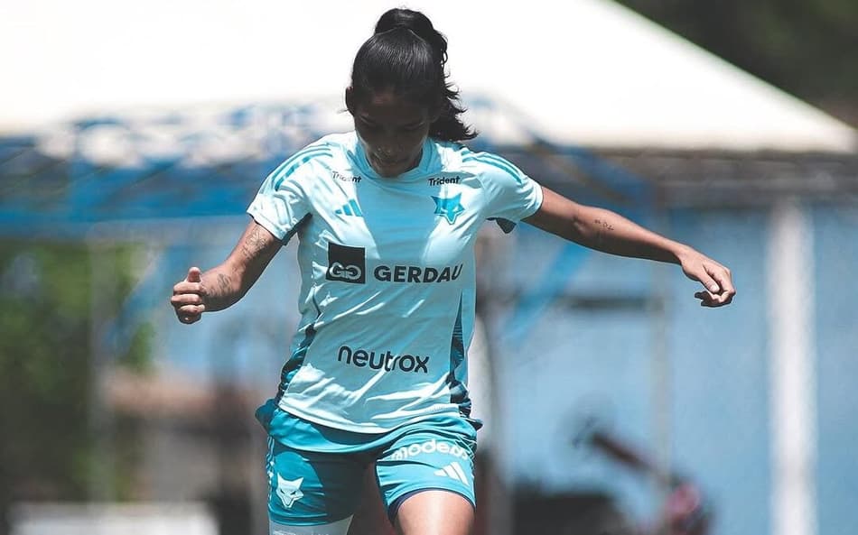 Marília em treino do Cruzeiro (Foto: Reprodução/Cruzeiro)