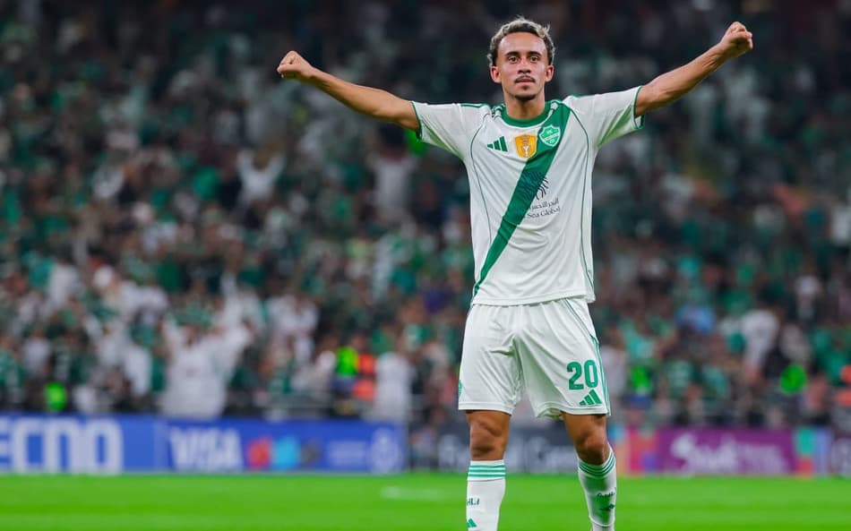Matheus Gonçalves em ação pelo Al-Ahli (Foto: Talal Alfandi / Al-Ahli)