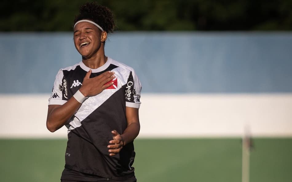 Mavi comemora gol pelo Vasco no Carioca Feminino (Foto: Dikran Sahagian/Vasco)