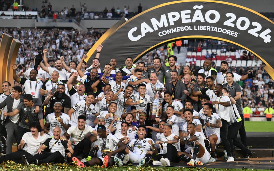 O Botafogo fez a sua melhor campanha na Libertadores em 2024 (Foto: Luis ROBAYO / AFP)