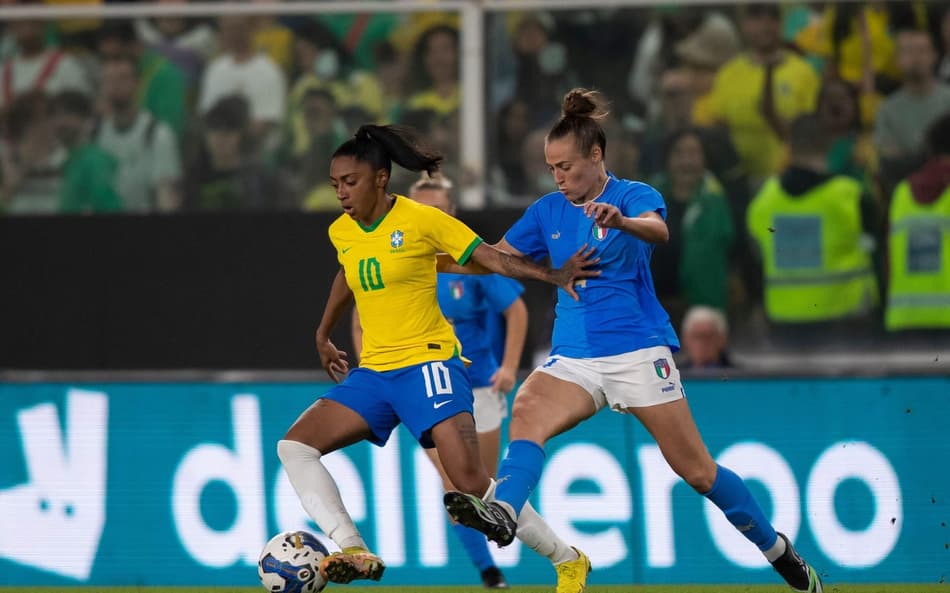 Kerolin em campo no último jogo da Seleção Feminina contra a Itália (Foto: Thaís Magalhães/CBF)