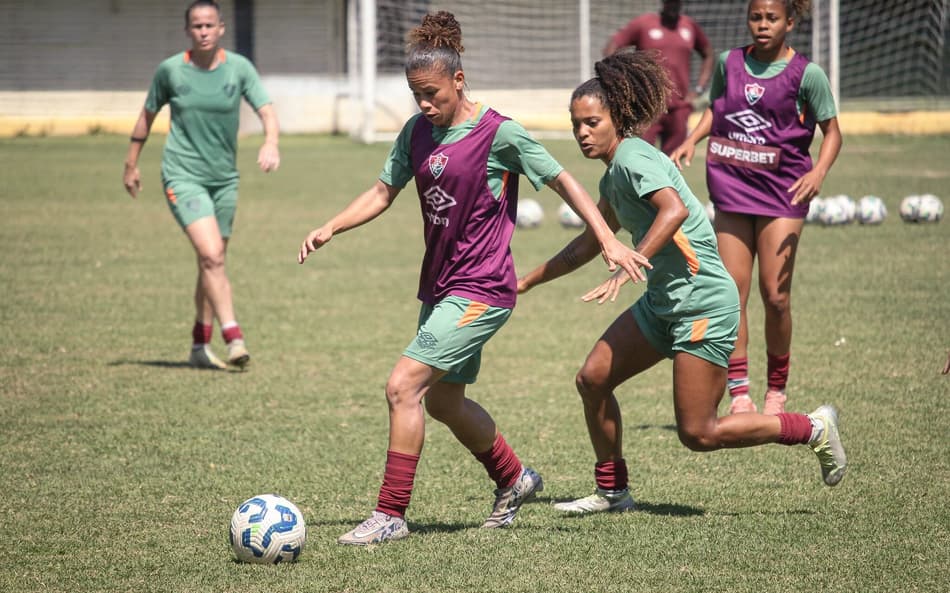Jogadoras do Fluminense durante treino em preparação para o Carioca Feminino (Foto: Leonardo Brasil/FFC)
