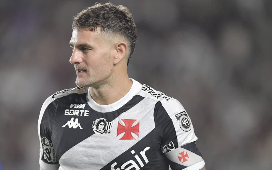 Vegetti no jogo do Vasco contra o Sport em São Januário (Foto: Thiago Ribeiro/AGIF)