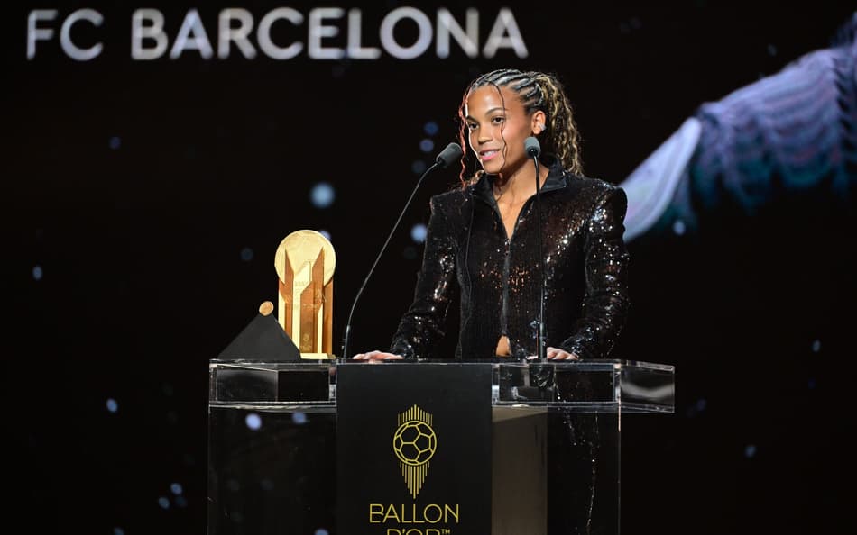 Vicky López ganhou a Bola de Ouro de melhor jogadora sub-21 (Foto: Reprodução/Ballon D'or)