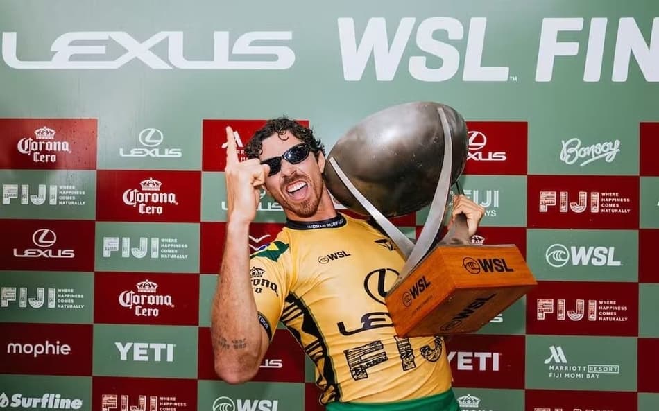 Quem é Yago Dora, o novo brasileiro campeão mundial da WSL?