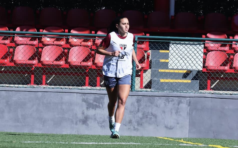 Mazzotti é zagueira do Sub-20 do São Paulo Feminino. (Foto: Divulgação/São Paulo F.C)