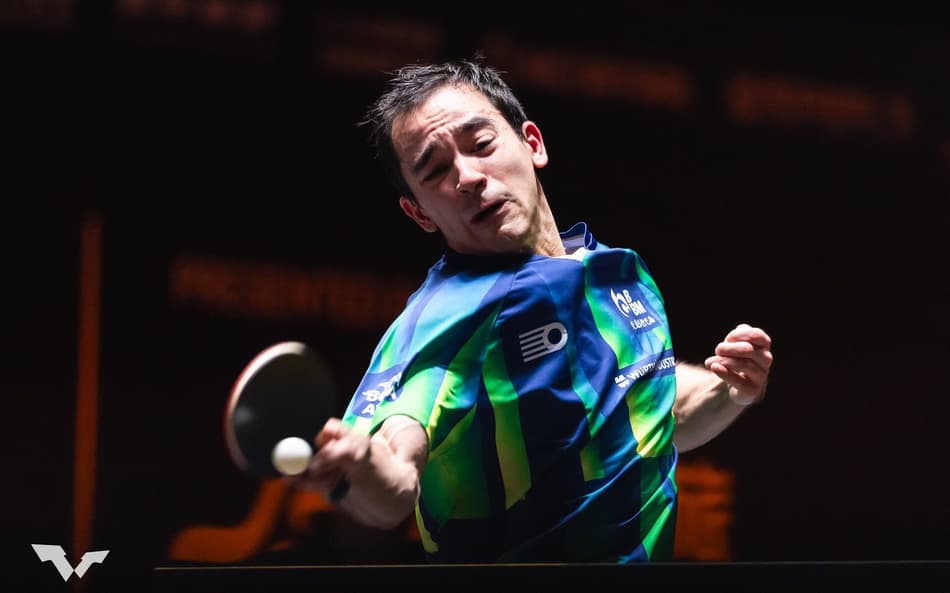 Hugo Calderano na vitória sobre o anfitrião Zhou Qihao no China Smash (Divulgação/WTT)