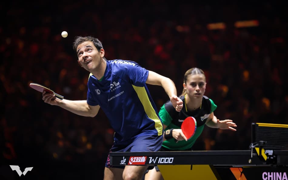 Hugo Calderano e Bruna Takahashi na derrota para os anfitriões Wang Chuqin e Sun Yingsha no China Smash (Divulgação/WTT)