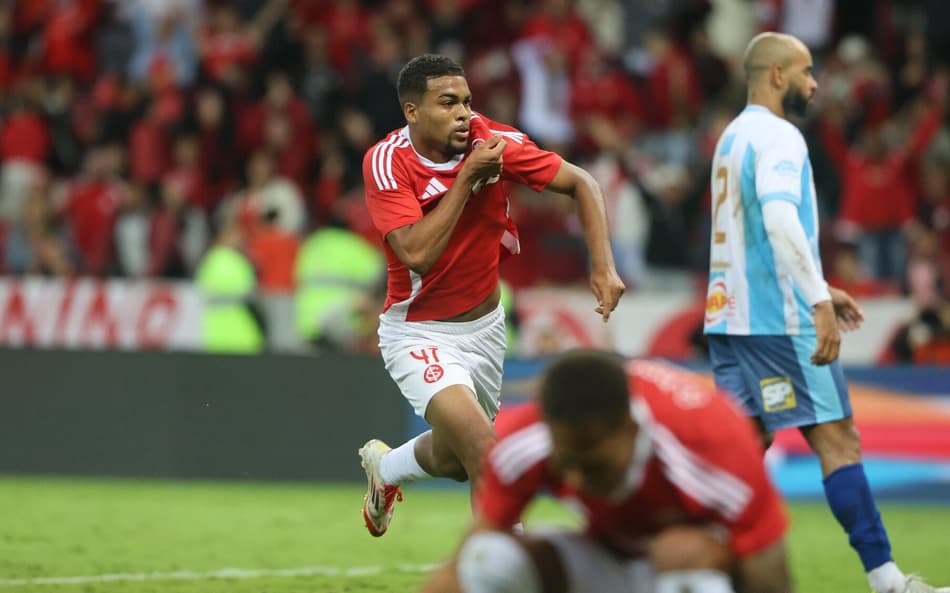 Gustavo Prado comemora gol do Internacional