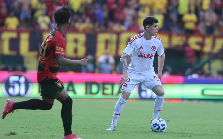 Ronaldo, volante do Internacional