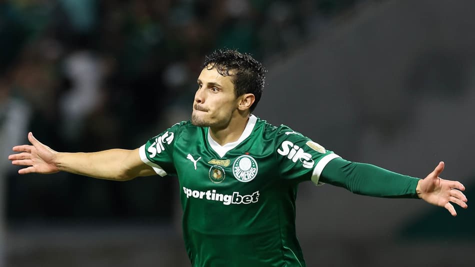 Veiga tenta retomar sequência de titularidades após recuperação (Foto: Cesar Greco/Palmeiras)
