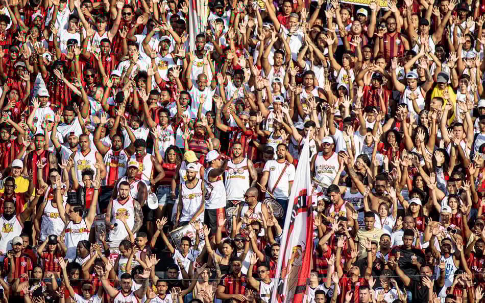 Torcida do Vitória contra o Bragantino, no Barradão (Foto: Victor Ferreira / EC Vitória)