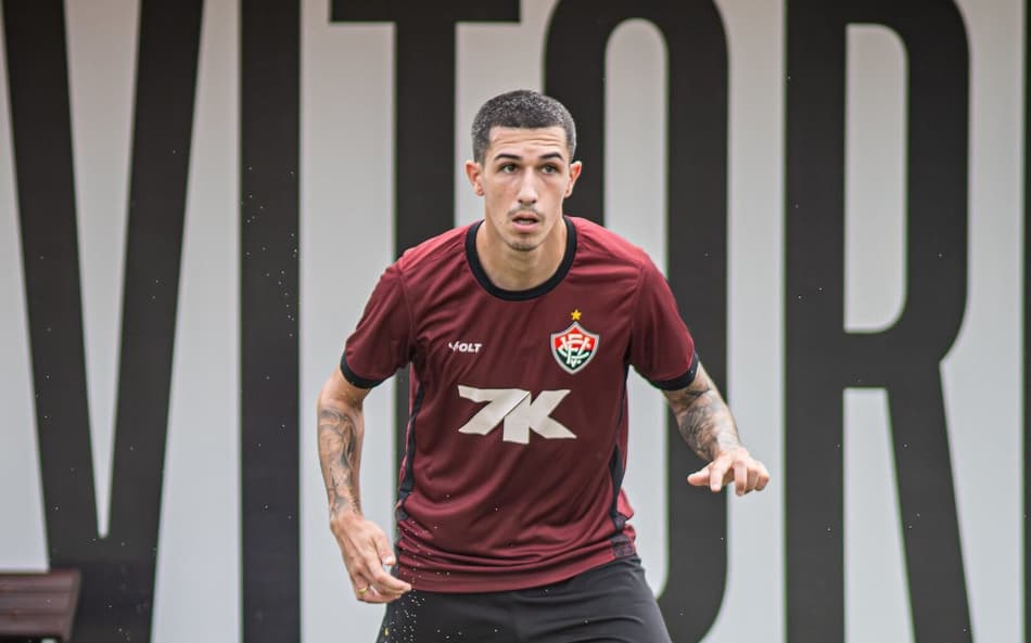 Jogador do Vitória compara Ba-Vi à clássico europeu: ‘Muito quente’