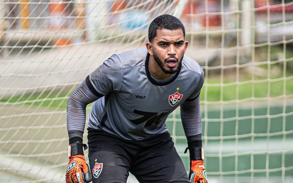 Lucas Arcanjo em treino do Vitória (Foto: Victor Ferreira / EC Vitória)