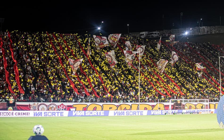 Torcida do Vitória faz festa no Barradão antes do jogo contra o Atlético-MG (Foto: Victor Ferreira / EC Vitória)