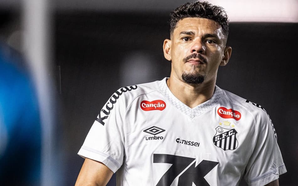 Tiquinho está pendurado no confronto (Foto: Raul Baretta/ Santos FC)