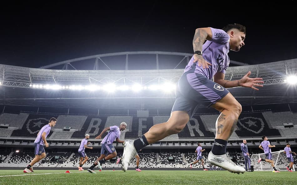 Time do Botafogo em treino no Nilton Santos (Foto: Vítor Silva/Botafogo)