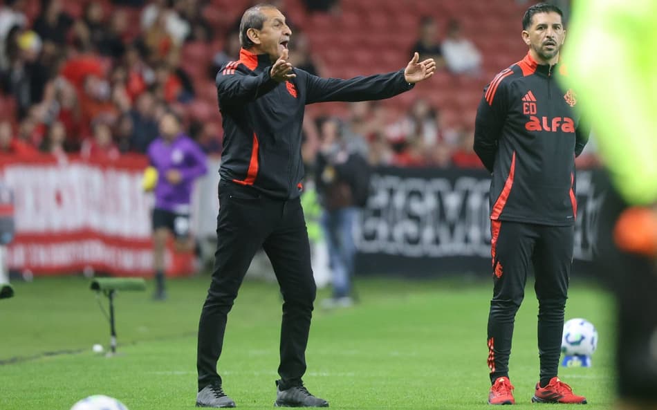 Ramón Díaz e Emiliano Díaz, técnico e auxiliar do Internacional