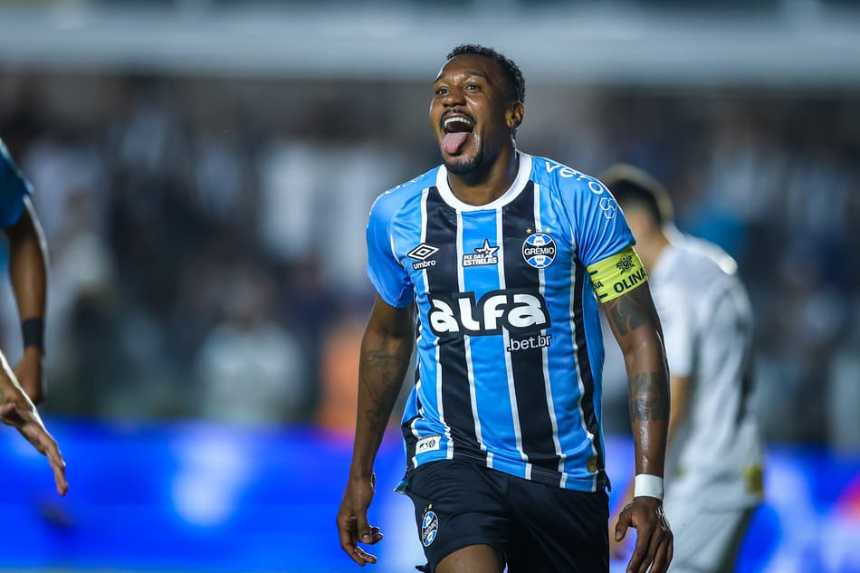 Edenílson vai reencontrar o Corinthians (Foto: Lucas Uebel/Grêmio FBPA)