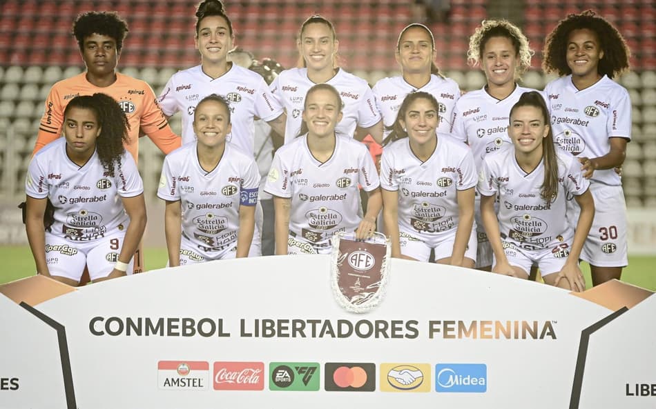 Ferroviária faz foto oficial na Libertadores Feminina 2025. (Foto: Ferroviária/Divulgação)