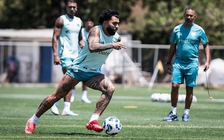Atacante Gabigol, do Cruzeiro, em treino na Toca da Raposa (Foto: Gustavo Aleixo/Cruzeiro)