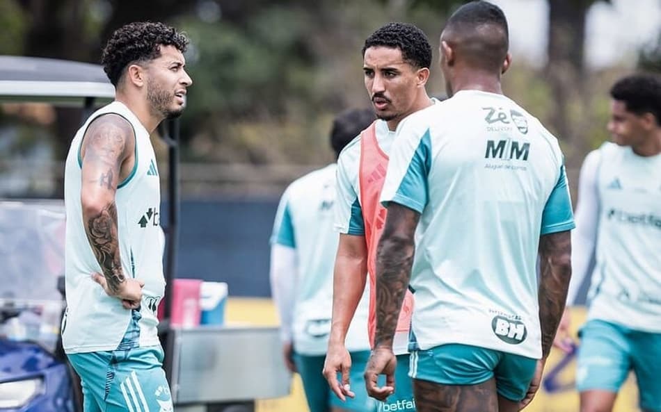 William e Christian, em treino do Cruzeiro na Toca da Raposa (Foto: Gustavo Aleixo/Cruzeiro)