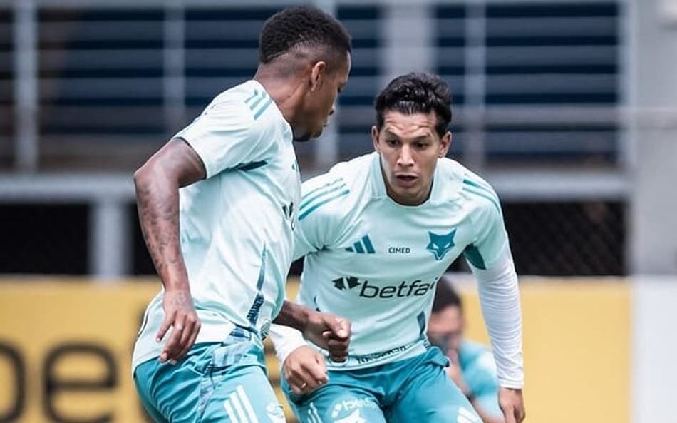 Volante Lucas Romero em treino do Cruzeiro na Toca da Raposa (Foto: Gustavo Aleixo/Cruzeiro)