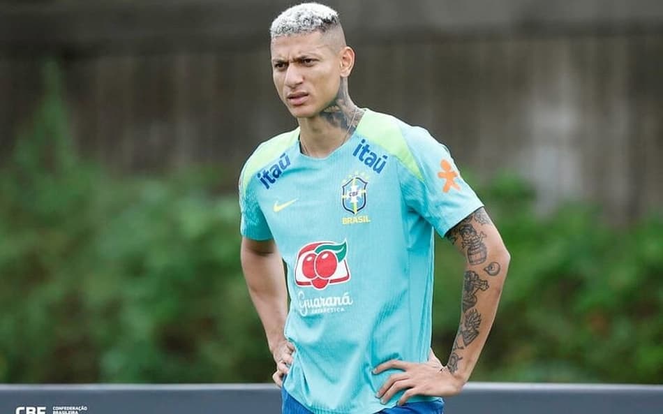 Richarlison não balança as redes pela Seleção Brasileira há 11 partidas. (Foto: Rafael Ribeiro/ CBF)