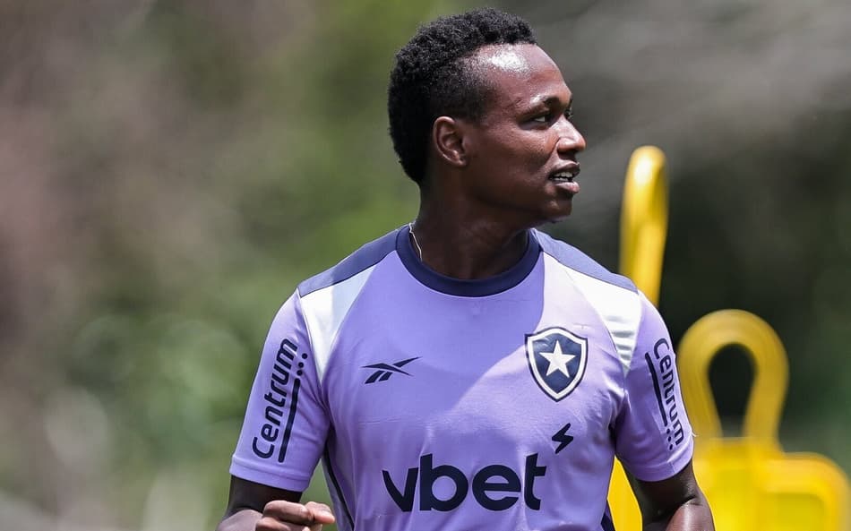 Nathan Fernandes pode desfalcar o Botafogo até 2026 (Foto: Vítor Silva/Botafogo)