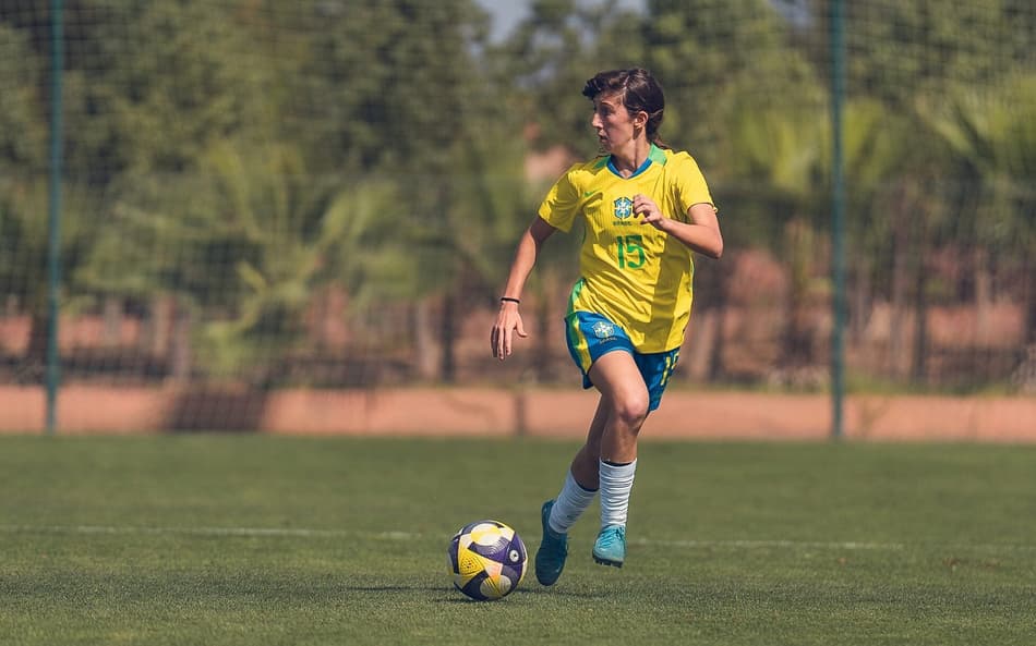 Mari Martins durante amistoso do Brasil Sub-17. (Foto: Fabio Souza/CBF)
