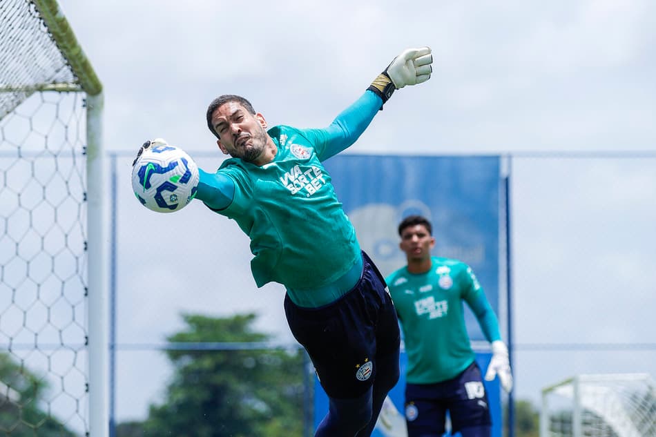 Ronaldo treina no CT Evaristo de Macedo (Foto: Rafael Rodrigues / EC Bahia)