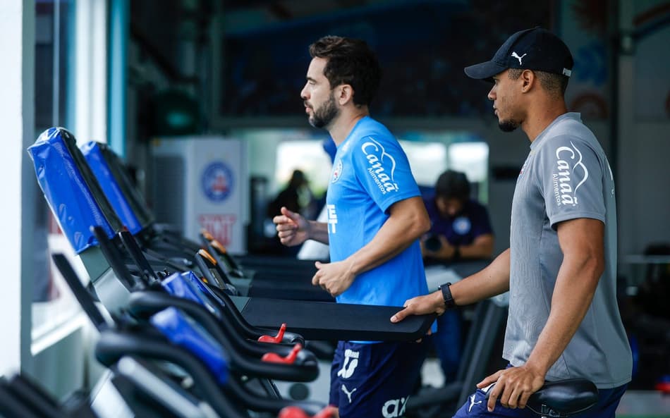 Everton Ribeiro faz exercícios na esteira em seu retorno aos treinos do Bahia (Foto: Rafael Rodrigues / EC Bahia)