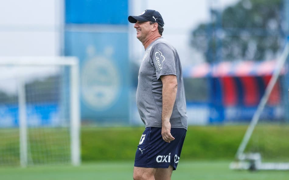 Rogério Ceni em momento descontração em treino (Foto: Rafael Rodrigues / EC Bahia)