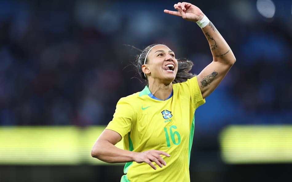 Com uma a menos e muita emoção, Brasil vence Inglaterra em amistoso