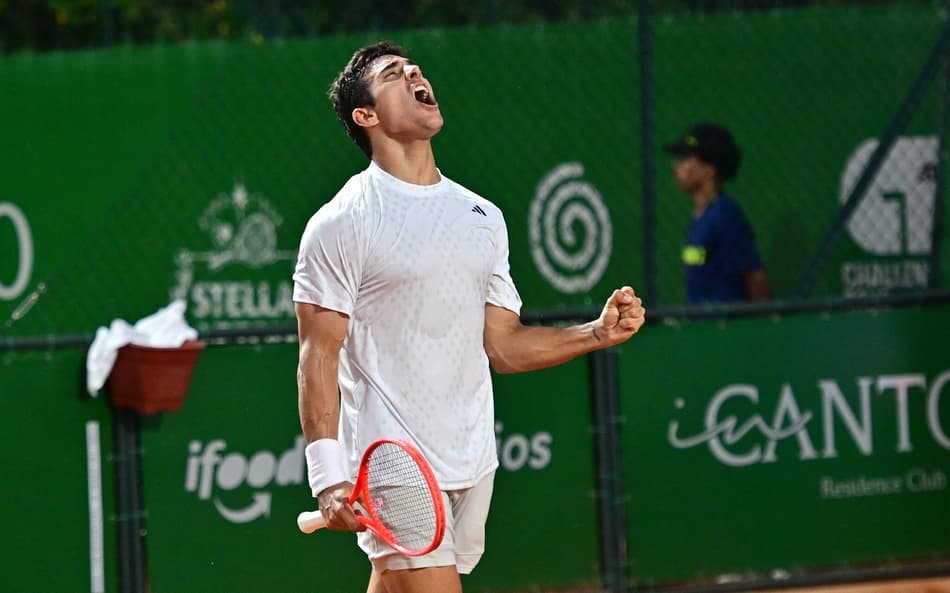 A emoção de Cristian Garin com a vitória sobre Navone (João Pires/Fotojump)