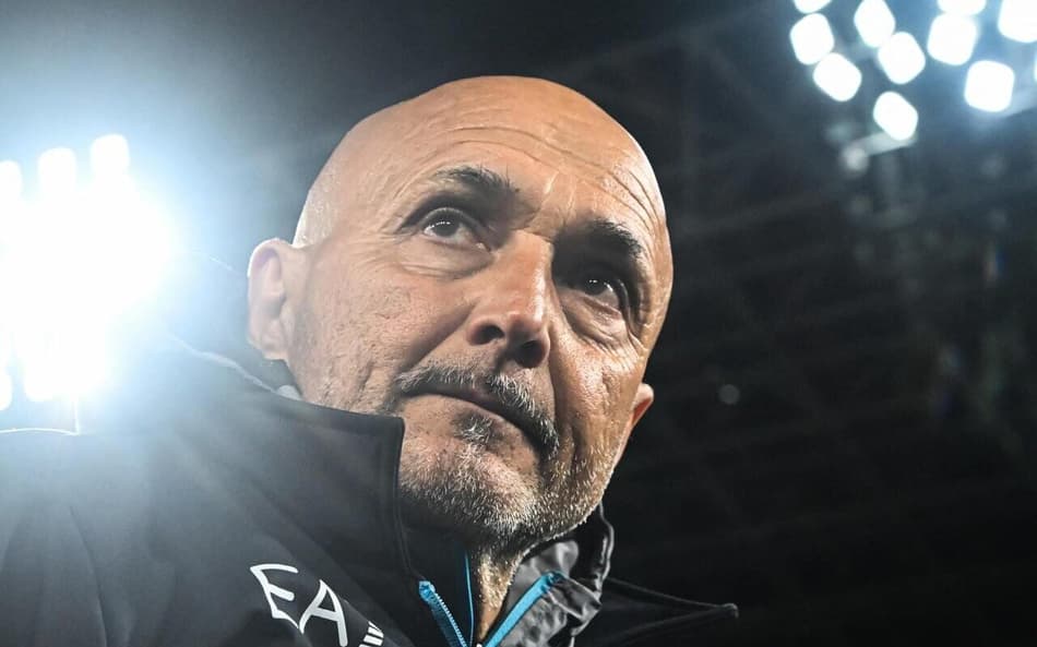 Luciano Spalletti revelou que não vai mais ser o técnico da seleção italiana (Foto: TIZIANA FABI / AFP)