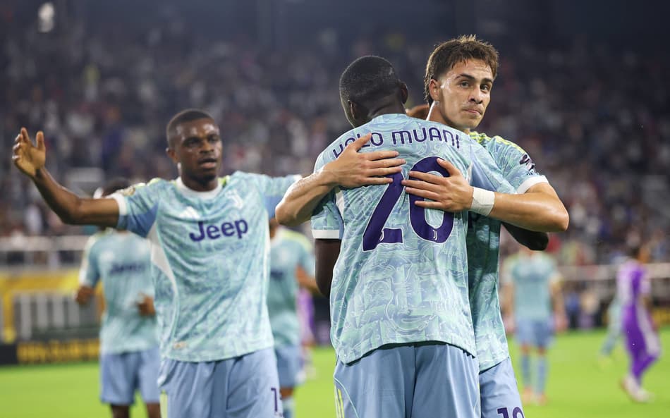 Kolo Muani e Yildiz comemoram gol em Al Ain x Juventus (Foto: Kevin C. Cox/ Getty Images via AFP)