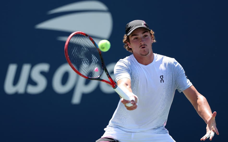 João Fonseca na vitória na estreia do US Open (Foto: Al Bello/Getty Images/AFP )