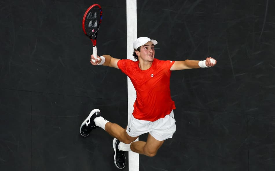 João Fonseca na vitória sobre o italiano Flavio Cobolli na Laver Cup, em San Francisco (Foto: Clive Brunskill)