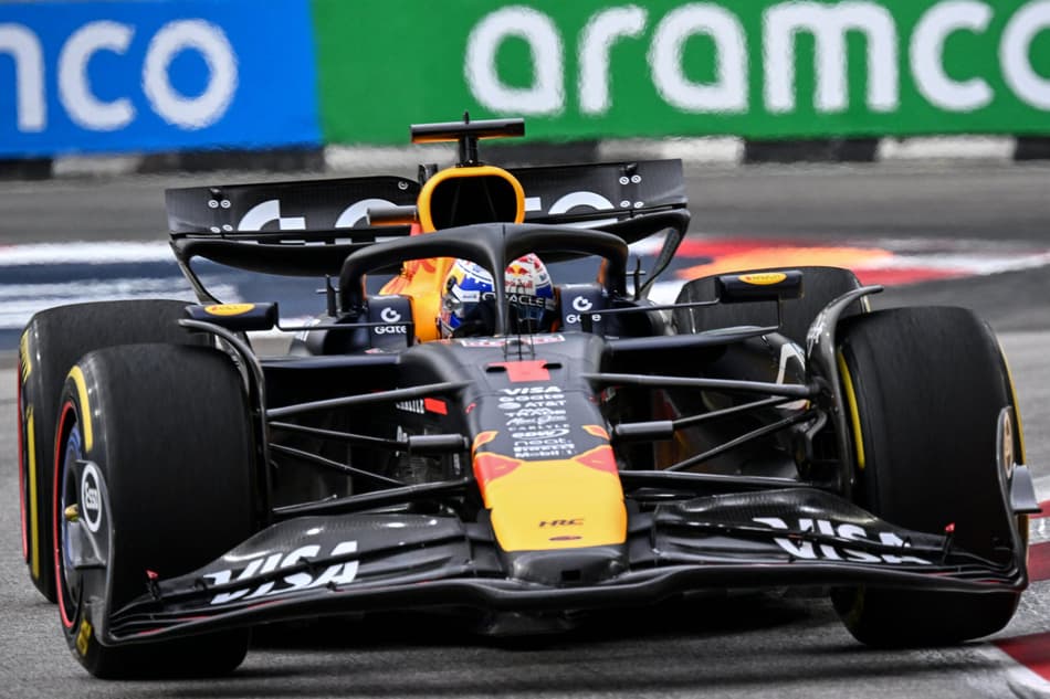 Max Verstappen lidera TL3 do GP de SIngapura de F1 (Foto: ROSLAN RAHMAN / AFP)