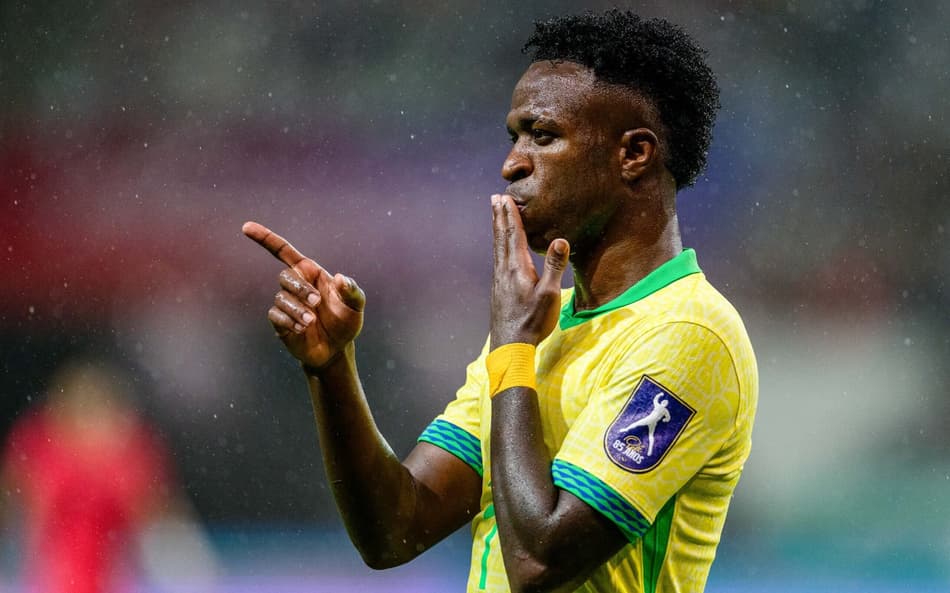Vini Jr comemora gol do Brasil contra Coreia do Sul (ANTHONY WALLACE / AFP)