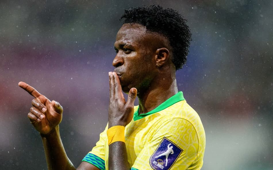 Vini Jr comemora gol do Brasil contra Coreia do Sul (ANTHONY WALLACE / AFP)