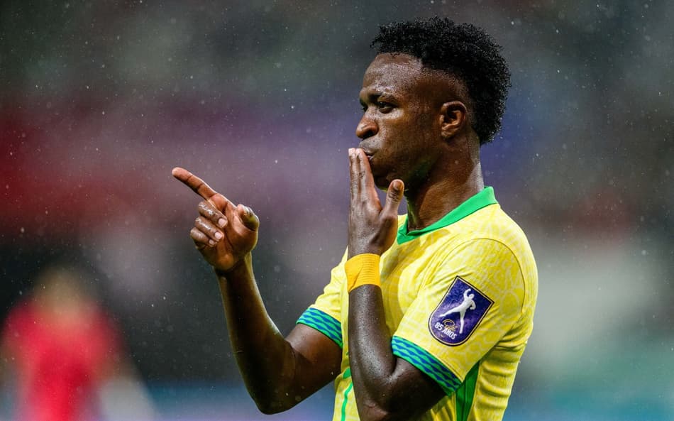 Vini Jr comemora gol do Brasil contra Coreia do Sul (ANTHONY WALLACE / AFP)